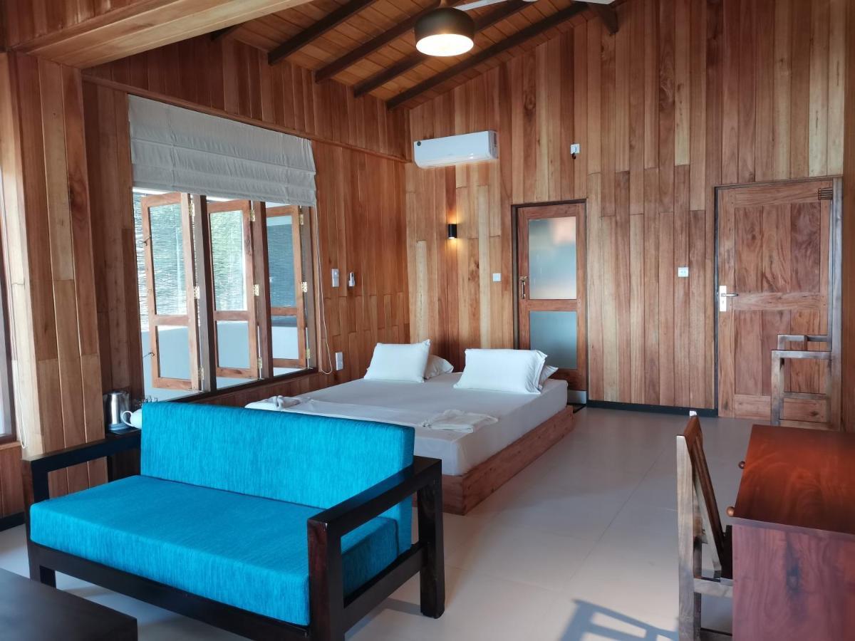 Mountain Wave Hotel And Surfshop Hikkaduwa Bagian luar foto