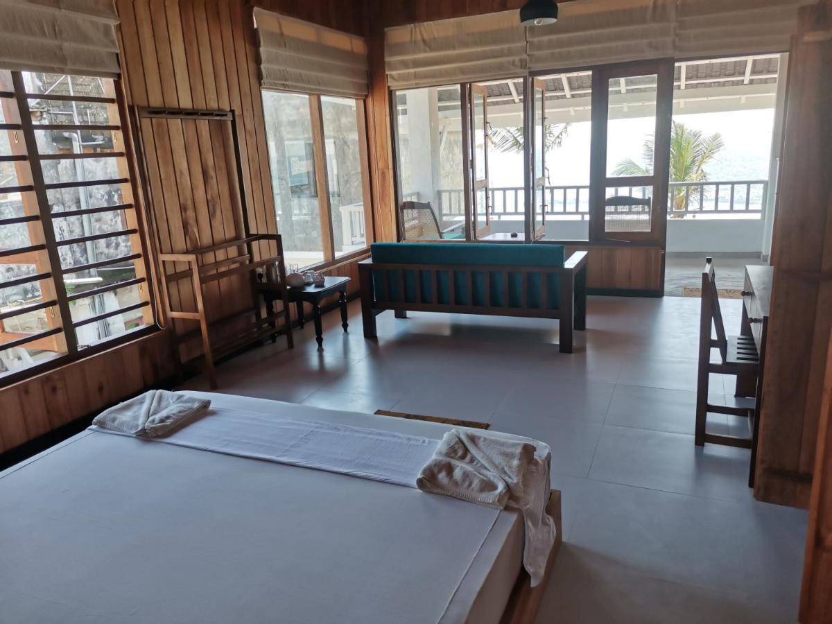 Mountain Wave Hotel And Surfshop Hikkaduwa Bagian luar foto