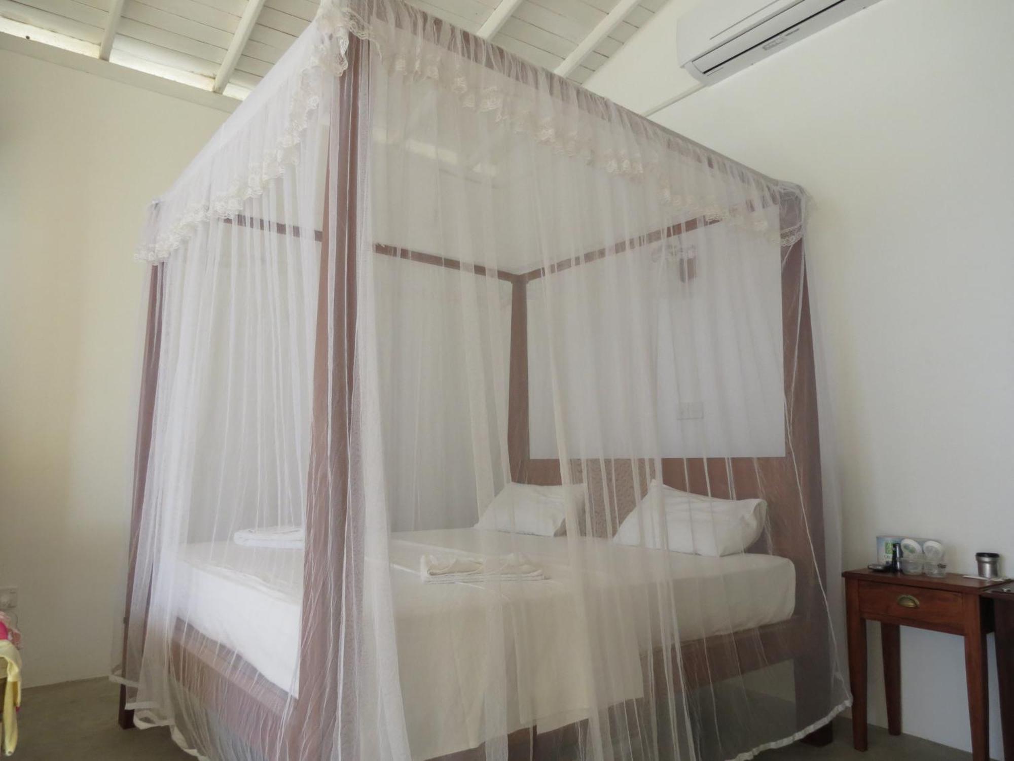 Mountain Wave Hotel And Surfshop Hikkaduwa Ruang foto