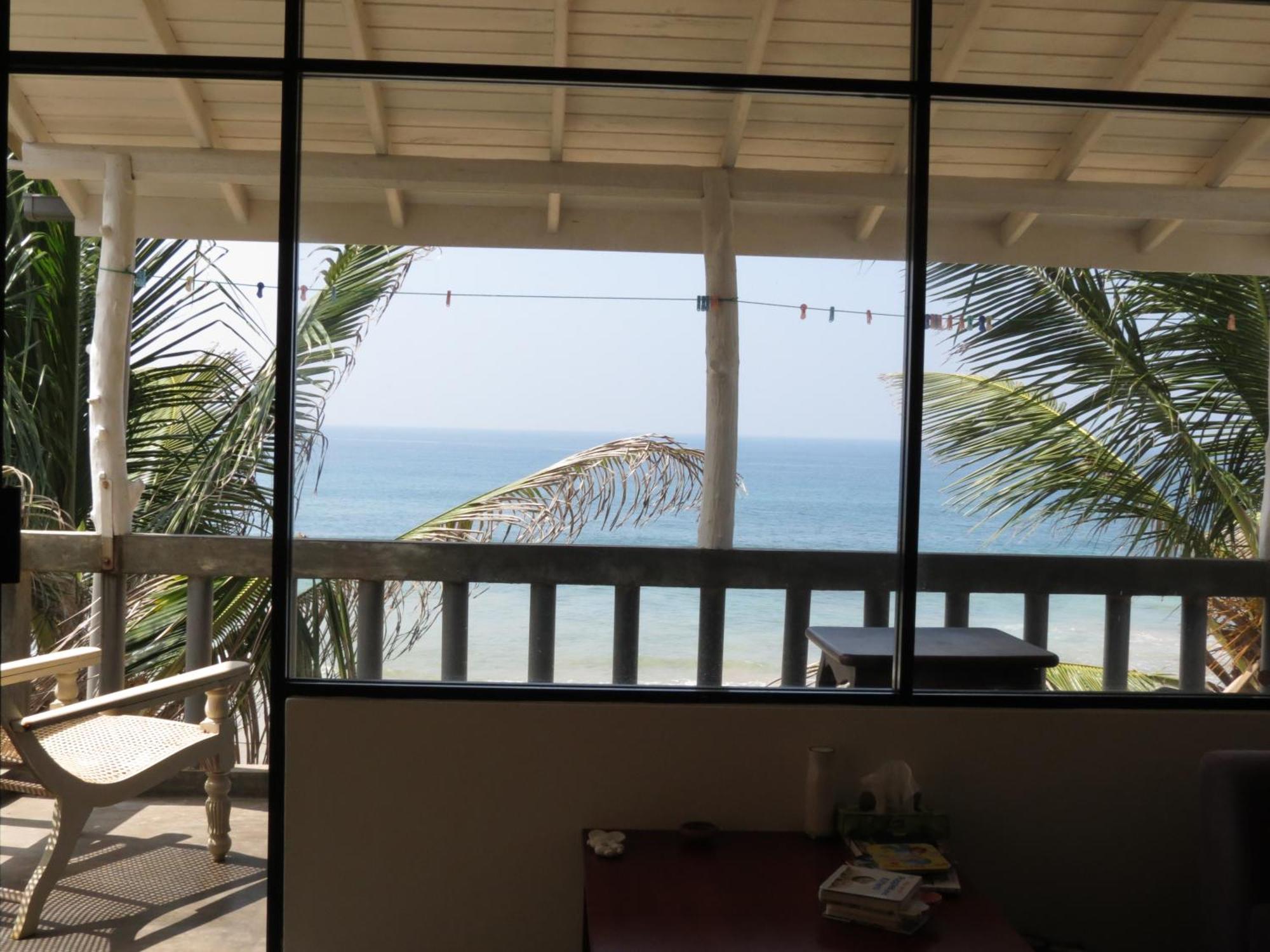 Mountain Wave Hotel And Surfshop Hikkaduwa Ruang foto