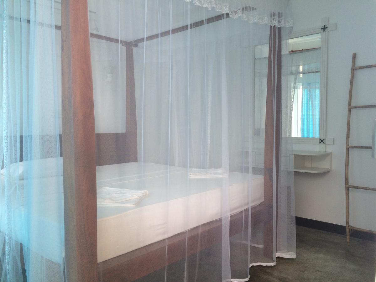 Mountain Wave Hotel And Surfshop Hikkaduwa Bagian luar foto