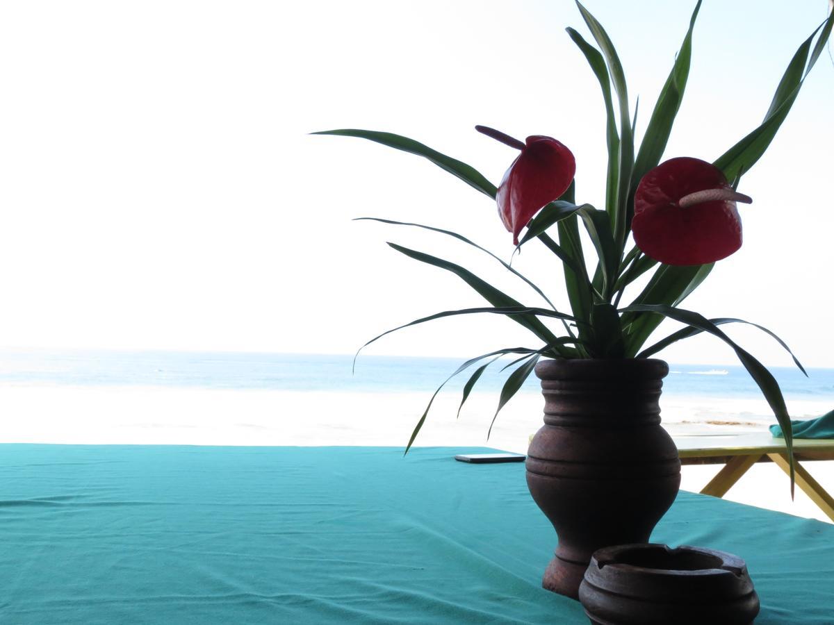 Mountain Wave Hotel And Surfshop Hikkaduwa Bagian luar foto