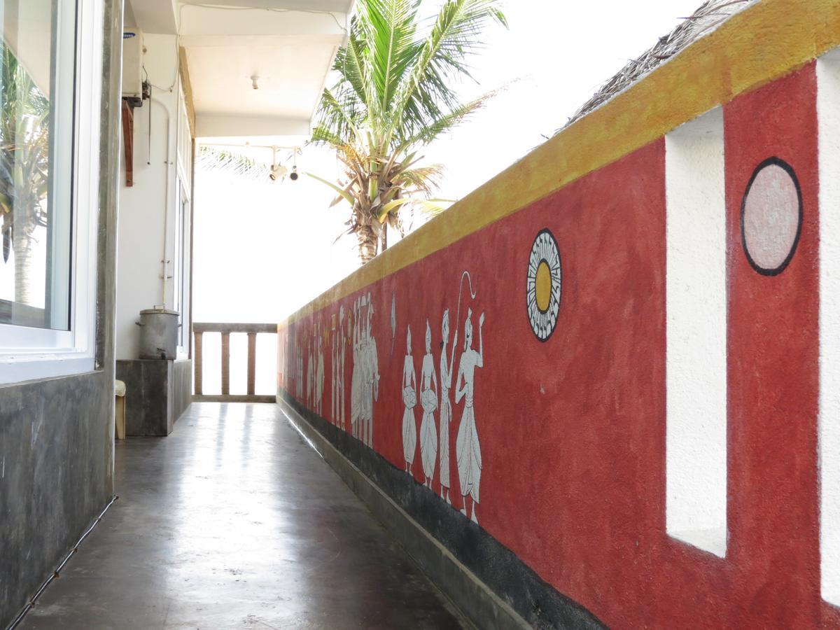 Mountain Wave Hotel And Surfshop Hikkaduwa Bagian luar foto
