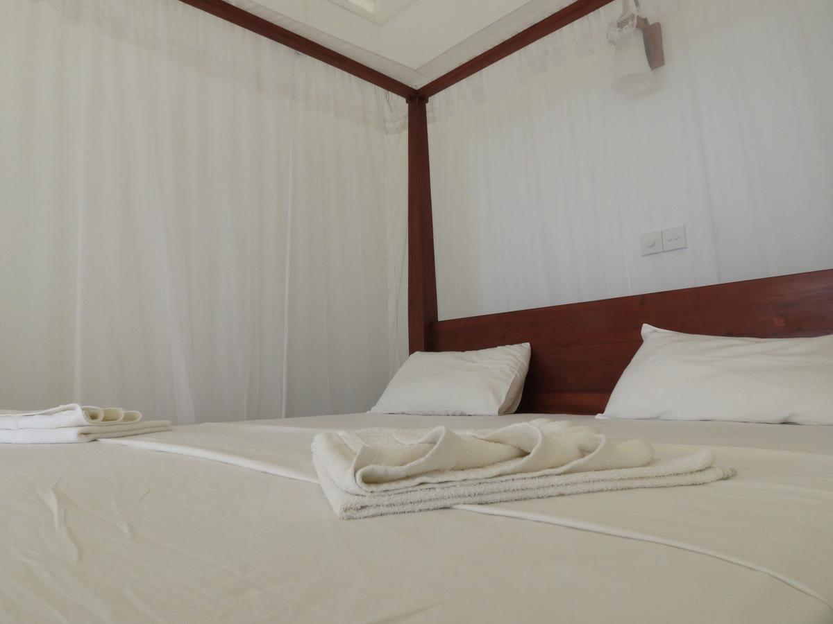 Mountain Wave Hotel And Surfshop Hikkaduwa Bagian luar foto