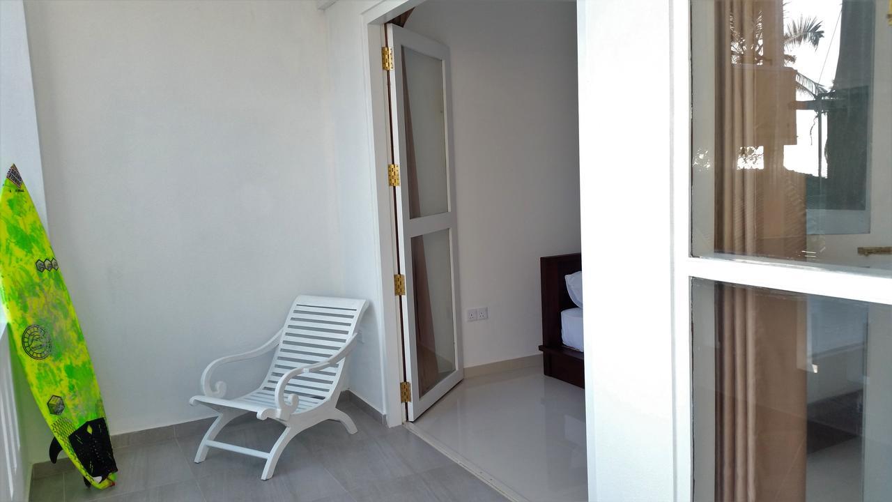 Mountain Wave Hotel And Surfshop Hikkaduwa Bagian luar foto