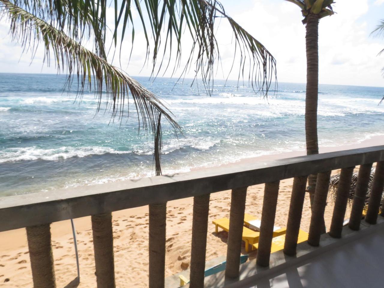 Mountain Wave Hotel And Surfshop Hikkaduwa Bagian luar foto