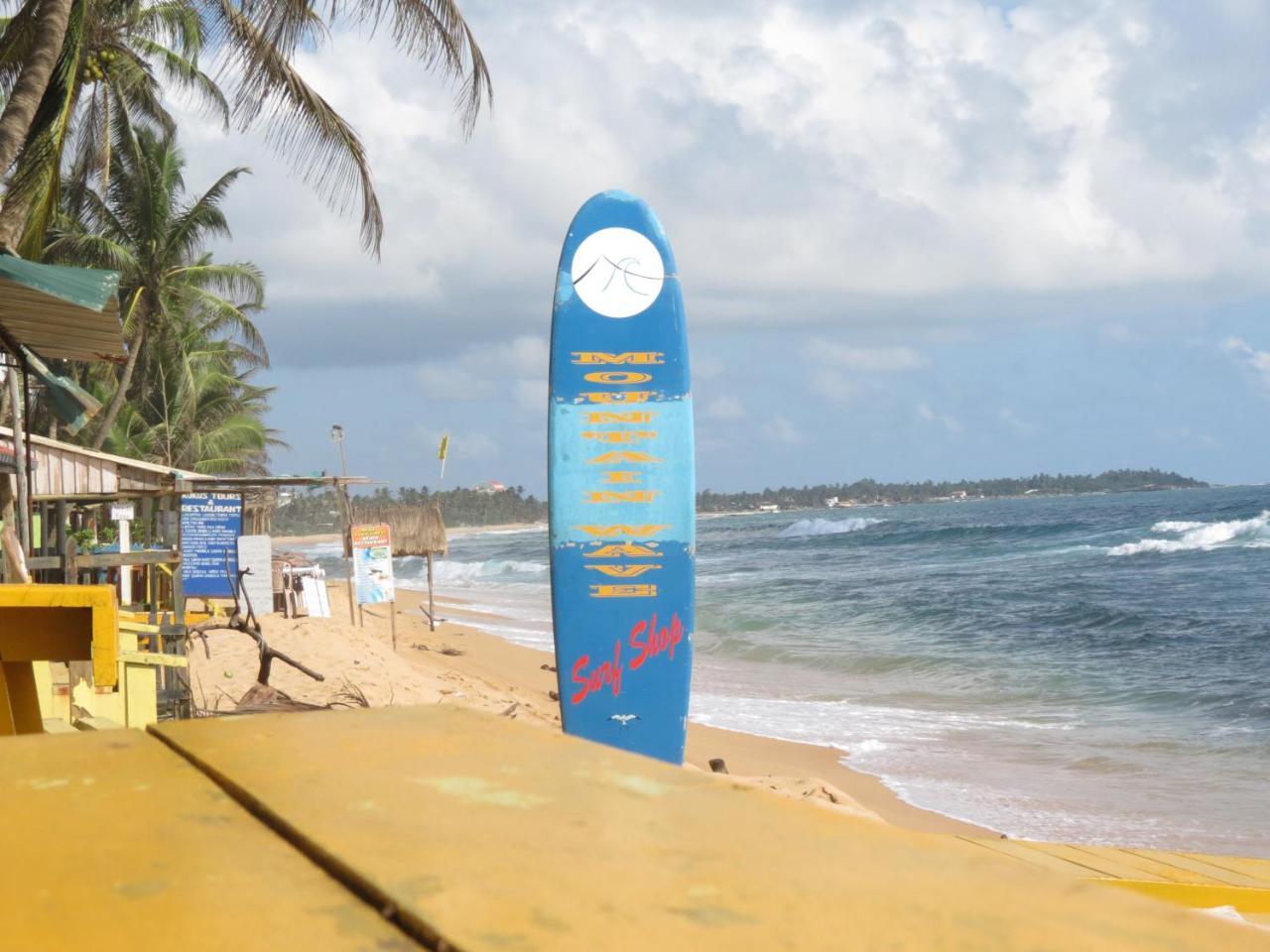 Mountain Wave Hotel And Surfshop Hikkaduwa Bagian luar foto